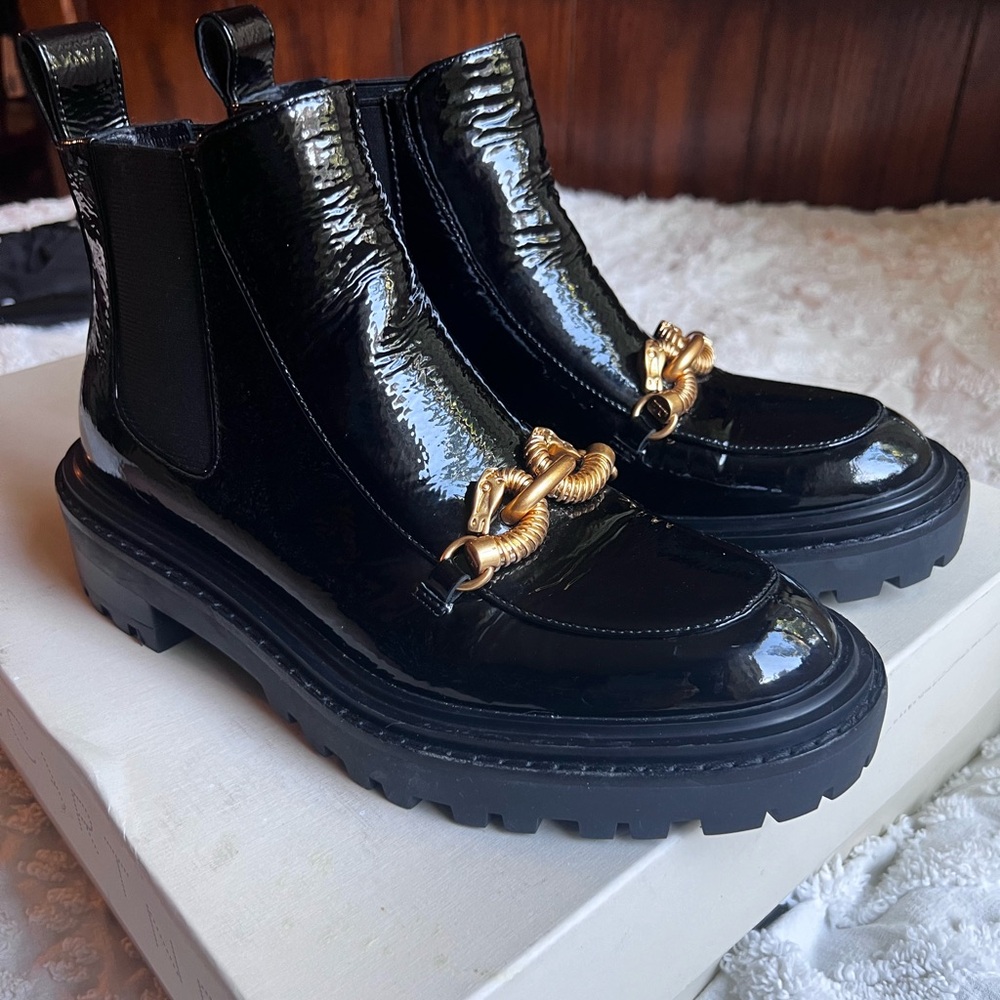 New Tory Burch Jessa Booties Size 6.5